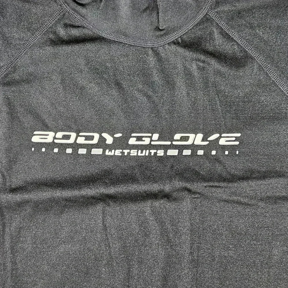 Body Glove wet suit rash guard with sticker Vintage short sleeved  black NWT XXL - Picture 5 of 7
